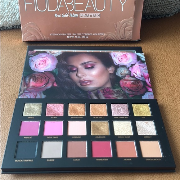 Huda Beauty Rose Gold Eyeshadow Palette Remastered NWT limited edition